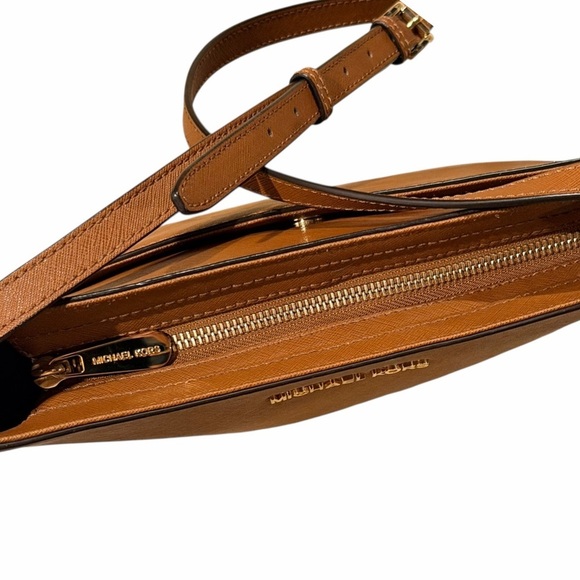 Michael Kors Jet Set Travel Large Brown Saffiano Leather Bag - Picture 10 of 14